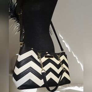 Betsey Johnson Black and White Chevron Shoulder Crossbody Bag NWOT